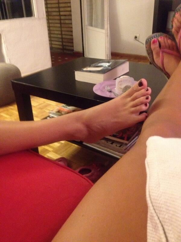 blancafg4's tweet photo. Nos pesá @marisolbg tol día con las cosquillas #blahco http://t.co/4L5GaJkIIv
