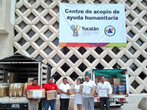 procivy's tweet photo. Continúa,  la llegada de vehiculos con ayuda humanitaria, proveniente de diversos municipios de la Entidad. http://t.co/vhudJaomNo