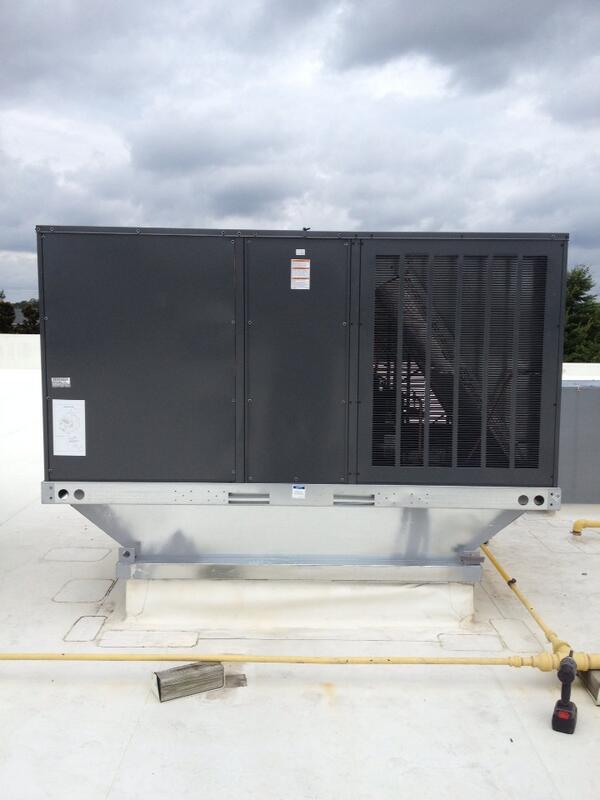 adjustablesvs's tweet image. New System for CiCi's Pizza. Looks great works great. Keeping their customers comfortable. #airconditioning