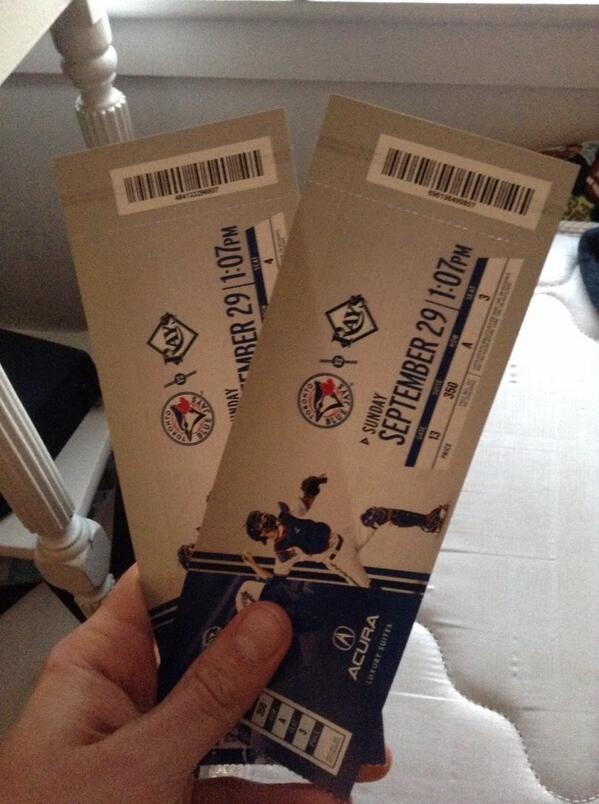 Jackowetz's tweet photo. @nancesong you free Sunday? #igotthehookups http://t.co/zPM7FDLtNo
