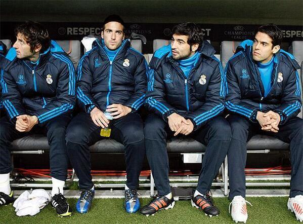 CristianoCalma's tweet photo. Mejor momento de Albiol como madridista #Respeto http://t.co/LkU9dPraJw