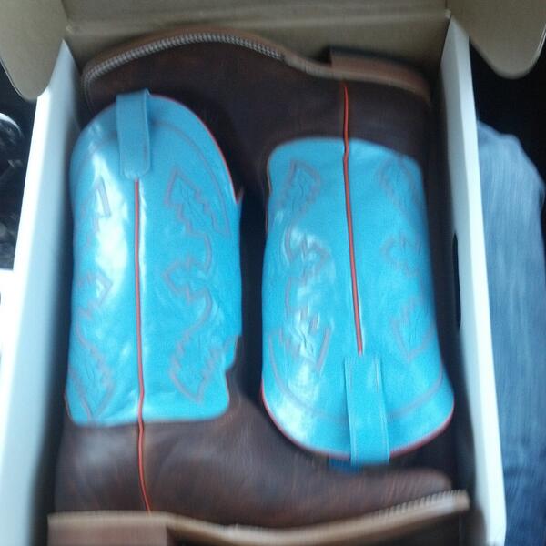 The_Trex69's tweet photo. Love the new boots!! http://t.co/YOwEltpN5D