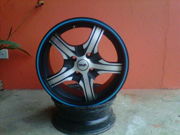 theowlracing's tweet photo. A la venta el juego completo #maturin #monagas contacto: 04249690186 http://t.co/1uKnfqzVTQ