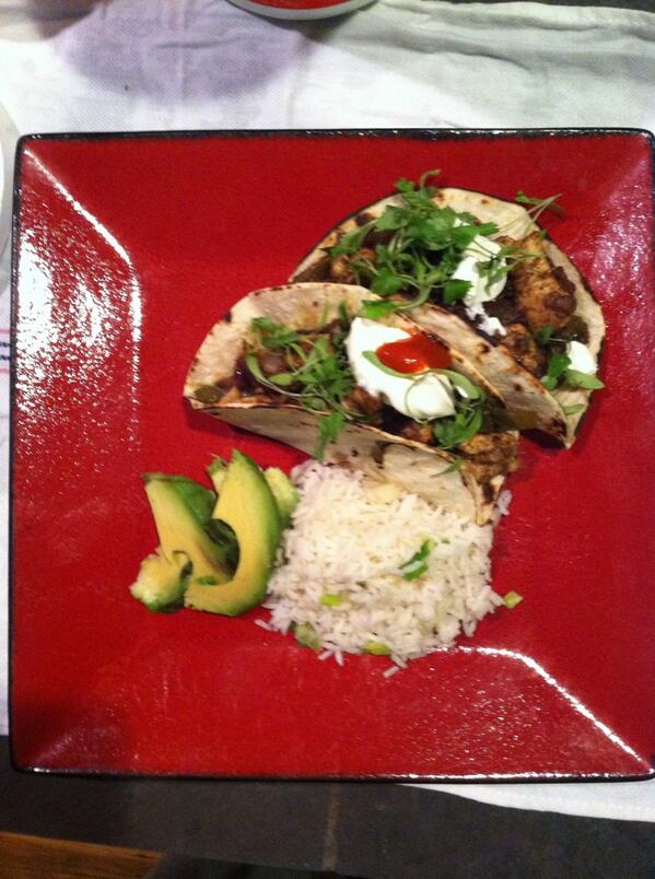 Chef_MarkEllis's tweet photo. Spicy chicken black bean vegetable corn tortilla http://t.co/KYkBqTRKJN