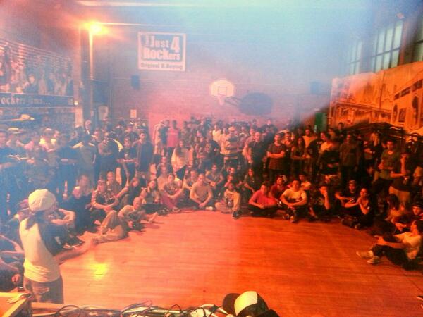 CM_JAB's tweet photo. Voilà à quoi ressemblait la Jam Just4Rockers de dimanche! Yeah! :D #TeamDance #TeamBreakdance http://t.co/khNA2VP6Sf