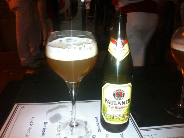 fecuninvitri's tweet photo. Q bueno s saber q después de 15 horas fuera d casa trabajando hay alguien q te espera aparte de la q nunca te falla http://t.co/UfJhzxiDki
