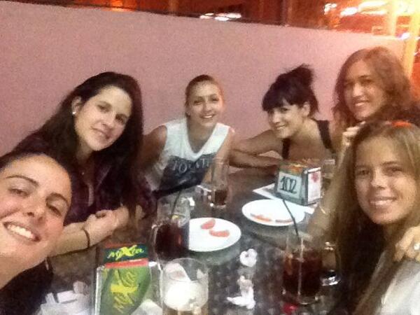 pauu4la's tweet photo. @garcivega_maria @laurazori @LauRuano http://t.co/tsNbV3du6r