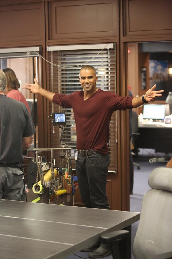 shemarmoore's tweet photo. Finishing up my scenes at #criminalminds before I tweet my butt off tonight with the fans. http://t.co/5Is38c631K
