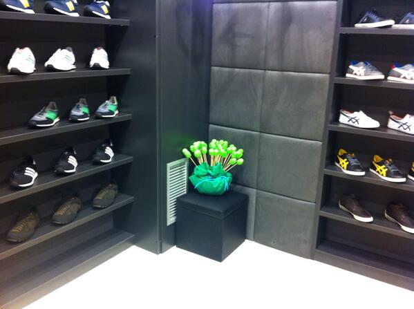YolRey2's tweet photo. Una ilusion un nuevo proyecto different urban sport abre mñn sus puertas os esperamos, calle fatas numero 4 huesca http://t.co/M3j5LXb6iF