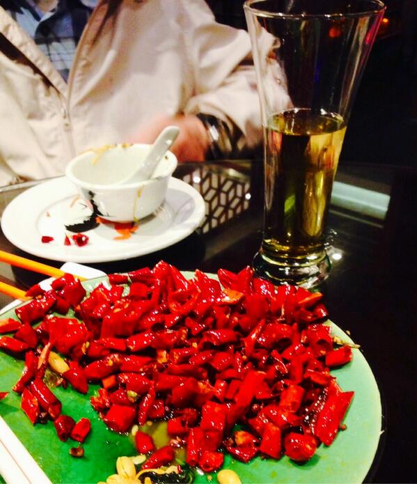 brightonflair's tweet photo. #gosnaphappy crispy shrimp with chillies, Guanghzhou China😬 http://t.co/LZvGeSsFfs