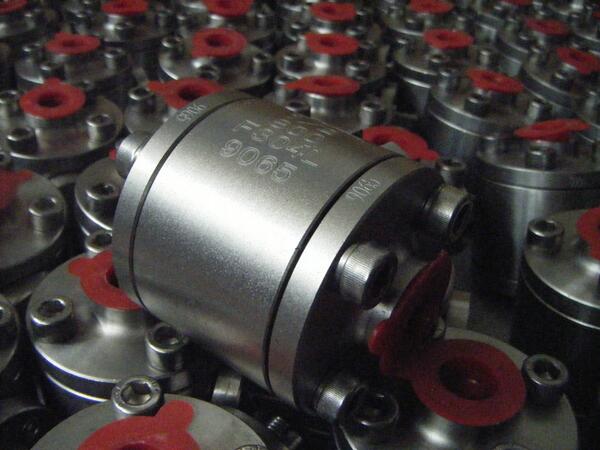 Stainless steel A182 F304L ball valve - Transcend Flow Control