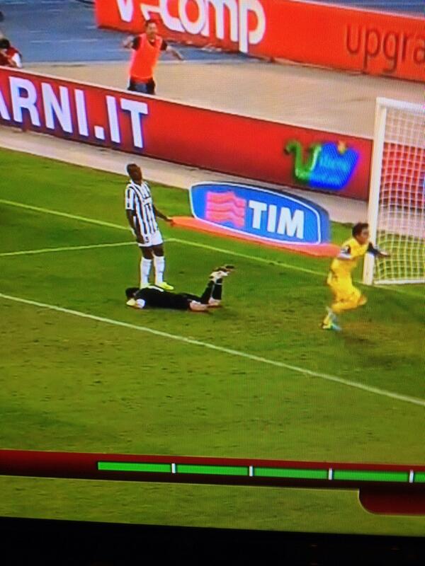m1897's tweet image. Buffon after il gol di Paloschi #Devestated