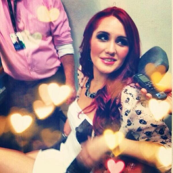 Dulce Maria. [9] - Page 37 BVDeNA-CEAIbtWf