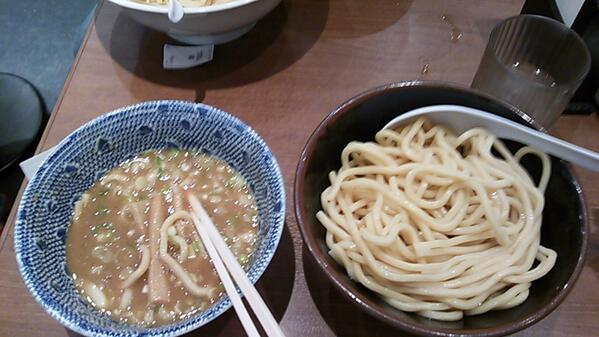 Alex76ersAlex's tweet photo. Yamy.....
i wanna eat ^o^ RT 六厘舎のつけめん～(^_^) http://t.co/7sSVmanCWa"