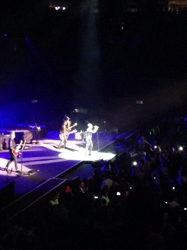 celicaManifacio's tweet photo. Tonight Im overjoyed!! #MB20Worldwide  @ThisIsRobThomas @MatchboxTwenty http://t.co/w3nac57wlJ