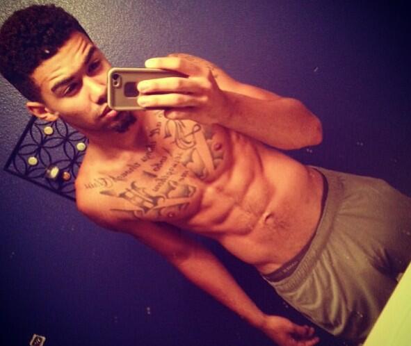 dariusdmw's tweet photo. Late night shit http://t.co/WsBKmoV4mE