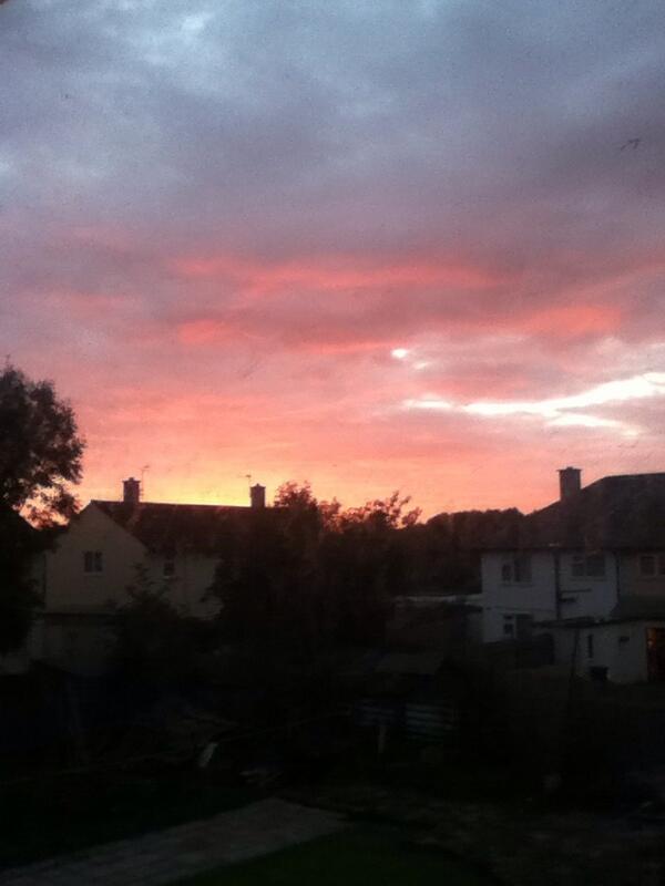 RandomEmo123's tweet image. Take a look up in the sky and I see red...