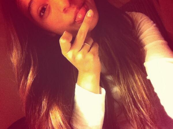 YaBbyGirlAileen's tweet image. Fuck studying fr fr but imma still do it #aimingforAs #kaybyenow