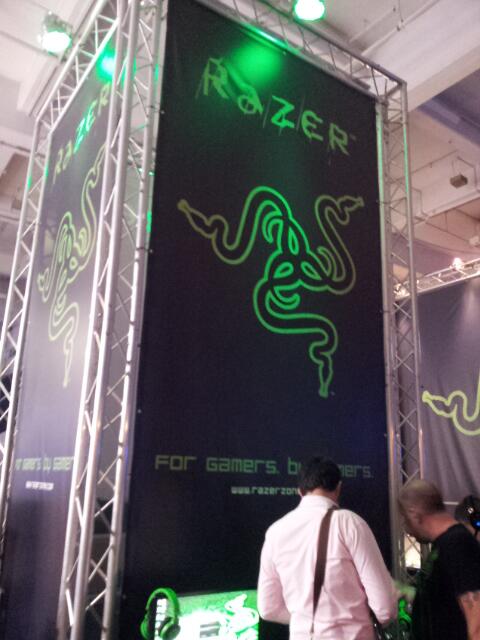 gaming_bunker's tweet photo. Razer stand whoop http://t.co/1bu8BqrR51