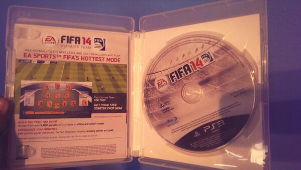 amino15's tweet photo. @EASPORTSFIFA that thrill and excitement when opening a new #FIFA .. I've had this feeling since 1998 :) #FIFA14 http://t.co/N6SxlvmqWL