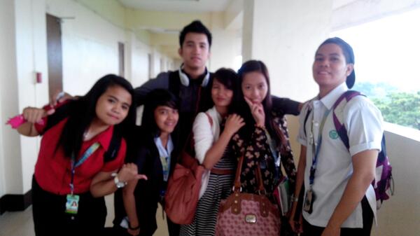 JazferJohn's tweet photo. My groupmates/family at school! http://t.co/dzNV2Ujkju