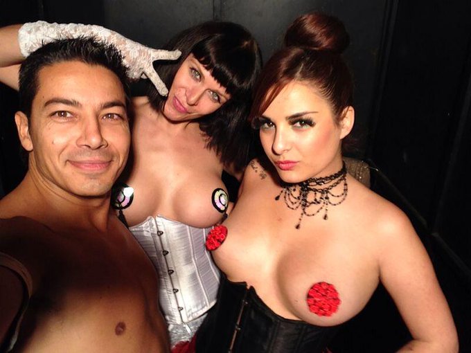 Antes de bailar...Fotomat&oacute;n Camerinos!!!TYVOLY SHOW and DANCERS#fiesta#discotecam&oacute;vil#djkone#marcpalacios#