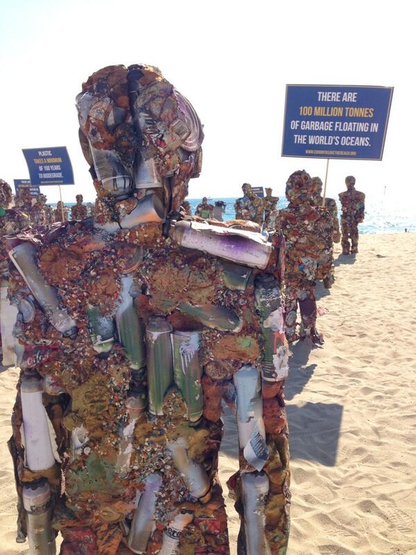 fmcorbalan's tweet photo. Las playas se revelan en Barcelona #SaveTheBeach http://t.co/wl6FYQrgbq