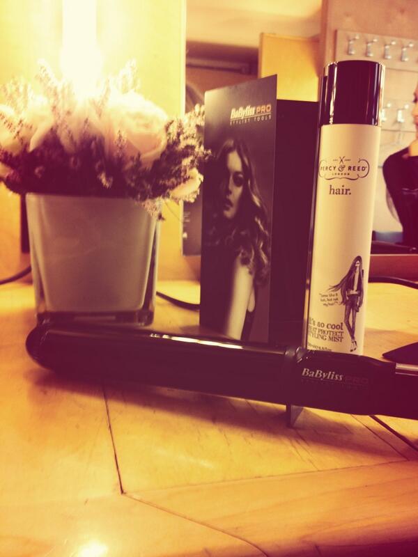 make_up_jo's tweet image. Just tried out the new super lightweight titanium wand by @BaBylissPROUK with @PercyandReed #KitEssential