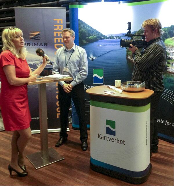 PRIMAR_RENC's tweet photo. Welcome to a nice #chart talk with @Kartverket and @PRIMAR_RENC  at #sjosikkerhetskonferansen in #Haugesund http://t.co/9DaRCoTi0Q