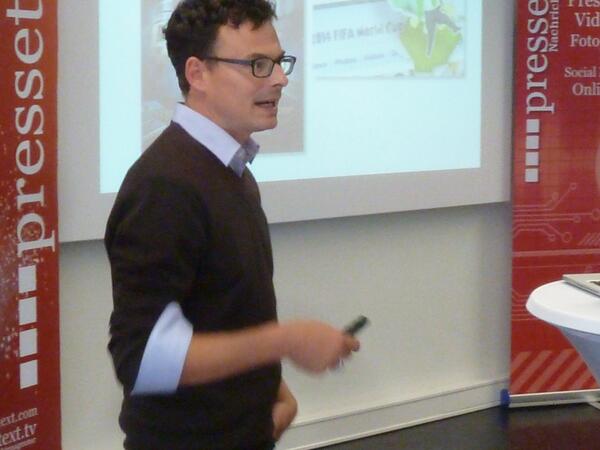 Im Auge des #Shitstorms: Daniel Graf von der Zürcher Agentur Feinheit referiert übers Wettermachen Online. #SMC13