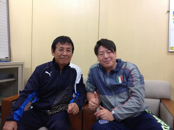 安藤隆人 鈴木武蔵 ムサシと武蔵 共同制作 A Twitteren 今日は星稜高校サッカー部に訪問 豊田陽平 本田圭佑 橋本晃司 鈴木大輔の恩師 河崎護監督と 僕が駆け出し中の駆け出しの時からお世話になっている 河崎先生 僕にとってまさに 北信越の父 です 安藤隆人 鈴木武蔵 ムサシと武蔵 共同制作 A Twitteren 今日は星稜高校サッカー部に訪問 豊田陽平 本田圭佑 橋本晃司 鈴木大輔の恩師 河崎護監督と 僕が駆け出し中の駆け出しの時からお世話になっている 河崎先生 僕にとってまさに 北信越の父 です