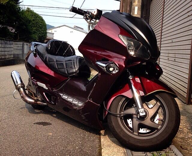 けーすけ Keisuke0730 Kiyokuwa1 フォルツァmf06 不動車 値段 8 9で 外装 ワインレッド テールとマスクだけ黒 シート エナメル 黒 Ledテープ 青 スピーカー Cdデッキ付き 交渉次第値下げあり Http T Co Aqbuwp12sl Twitter