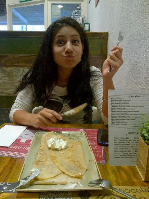 Pieri_Mejia's tweet photo. Con @centollitooo tomando un Crepe! http://t.co/zWfiEKvlTe