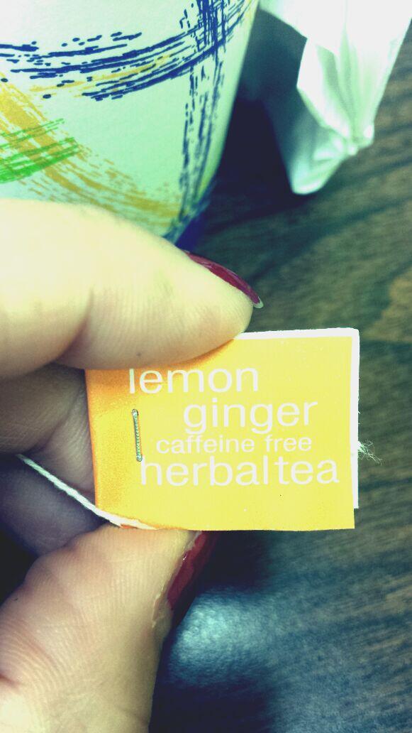 SWEETSARKASTIK's tweet image. Lemon ginger tea!! #tea #yummy #soarthroat