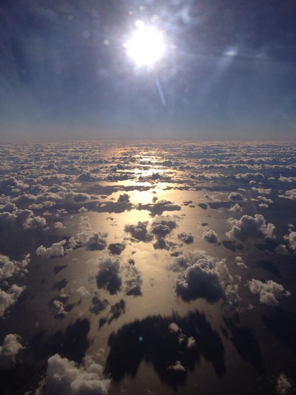 vwallstrom's tweet photo. Norwegian's sky-Wifi could be the best thing since sliced bread #innovationftw #Norwegian #skyoffice http://t.co/ayPOtTVvaW