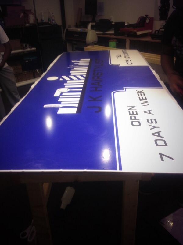 Logical5Studio's tweet image. Late night shift at office #grafting