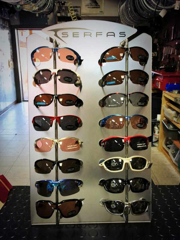 Momentum_Bikes's tweet photo. Our thurs started off w interesting convo.. On a dif note, sunglasses are in! #yourfuturessobrightgottawearshades http://t.co/gWWndFWse3