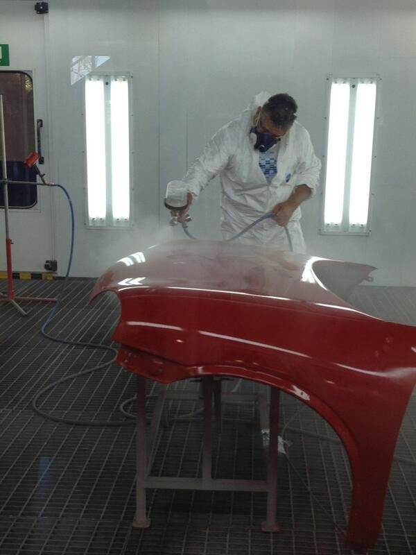 evamarcg's tweet photo. En el centro formación Standox para @AUTOCARRASCOSA demostración Standoblue http://t.co/r0qdPgMdEB
