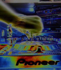 #edmvibes #edmgeneration #plur #plurvibes #deejay #mix #miami #florida #spinning #Housemusic #trap #mikeunderwood