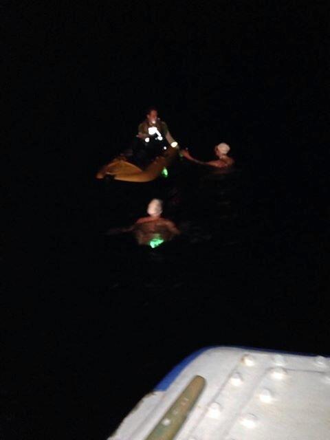 SSandgropers's tweet photo. 2 hrs in. Naomi has just got in to do some support swimming. 2.6 kms http://t.co/IXh6g9Kh3N