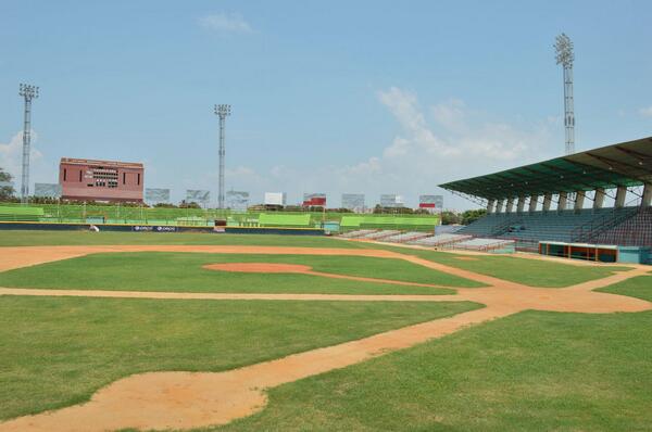 felixenvictoria's tweet photo. Hoy #EnContacto por #TvCol Inicio de la Temporada de Beisbol en nuestro estadio Victor Davalillo. #OrgulloCabimense http://t.co/6xNUb23Wmz