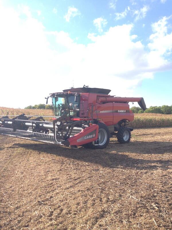 FarmingJones's tweet photo. Our beast of looking combine putting in work cuttin beans http://t.co/70A2ZlgK85