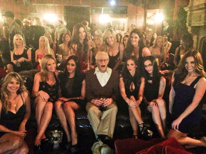 Partying at the #PlayboyMansion and @realjknoxville for the screening of Bad Grandpa! It's a must see
