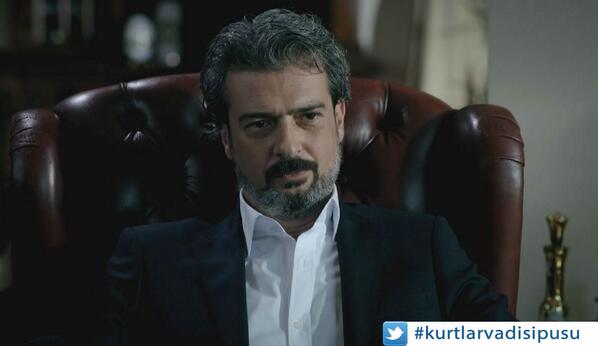 atvcomtr's tweet photo. Yapacağınız bi hata benim için riskli olur, evet. Ama sizin hayatta yapacağınız en son hata olur! #kurtlarvadisipusu http://t.co/LvQmo3sr2W