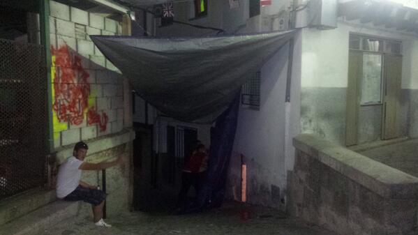 adri_c8's tweet photo. Organizando el garito #SanMiguel http://t.co/2xWsiLm3hW