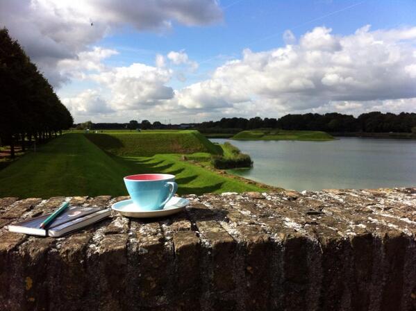 een inspirerende werkbespreking samen met Mo Lewis, mijn Personal Assistant. We gaan hele leuke dingen doen! #Heusden