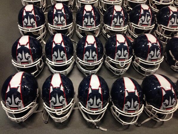 Blue Helmets are ready to get loaded up for <a href="/UConnFootball/">UConn Football</a>'s trip to Buffalo! #RingTheBell