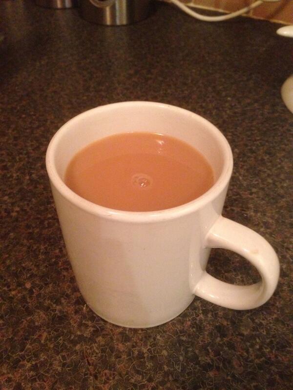 Grugs_91's tweet image. First cuppa in the new student house! #FirstOfMany #FinalYearProblems ☕️😊