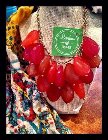 Barton_at_Home's tweet photo. Fall necklaces and scarves! http://t.co/CswZXwThLK