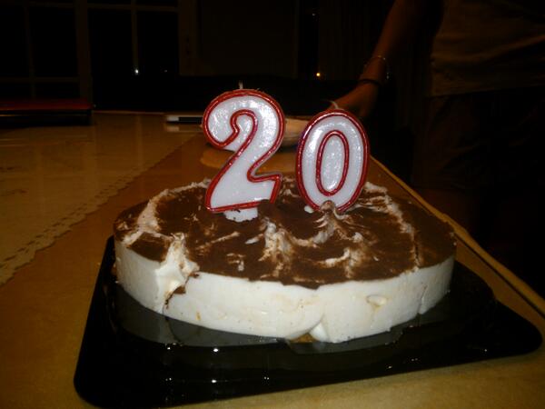 anabur93's tweet photo. Regalito de mis compis :D:D @lorelains93 @HelenaVaSe @maiteldelarosa http://t.co/EP4VLeSyRF